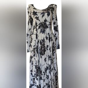 Free People Maxi Dress Women's Size Medium Sleeve Flowy Floral Scoop Neck White